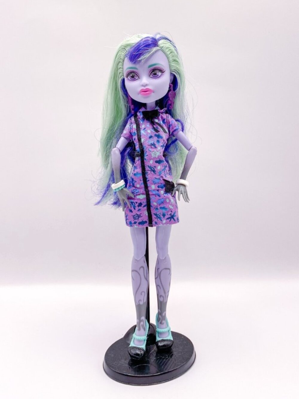 Monster High Twyla Doll New Scaremester Stand Full Outfit No Purse